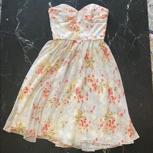 Unique Vintage retro-style chiffon strapless dress